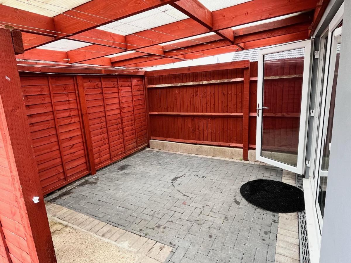 Full Studio Near Heathrow Airport & London Hayes  Exteriör bild